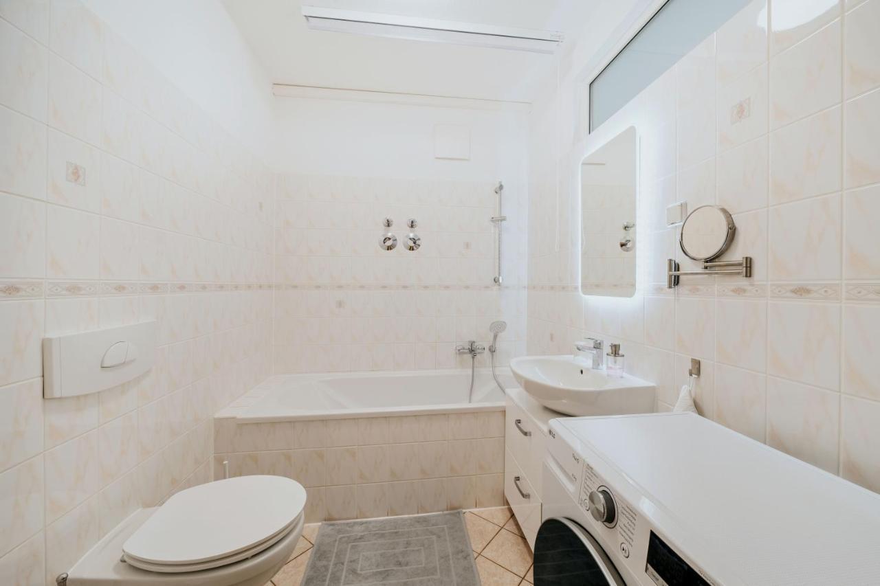 Blissplace 3 Zi Premium Apartment Nahe Getec Arena Mit Kingsize Betten Und Balkon Magdebourg Extérieur photo